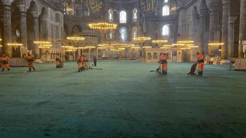 Ayasofya-i Kebir Camii’nde Kurban Bayramı temizliği
