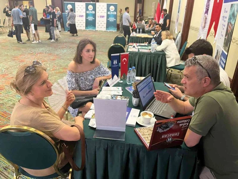 SUBÜ Üsküp’te üniversite adaylarıyla buluştu
