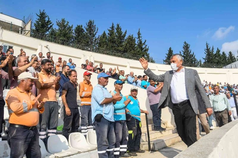 Adana Büyükşehirde en düşük maaş 6 bin lira