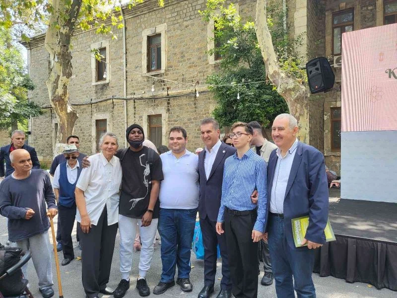 Mustafa Sarıgül’den Darülaceze’ye bayram ziyareti
