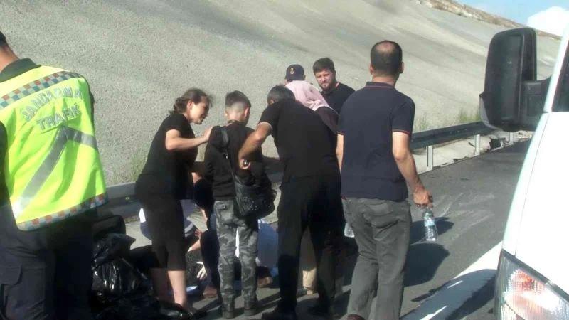 Türkiye’ye bayramlaşmaya gelen gurbetçi aile kaza yaptı: 1’i çocuk 2 yaralı
