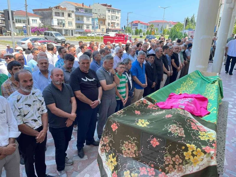 Ordu’da denizde boğulan 10 yaşındaki Gizem’e acı veda
