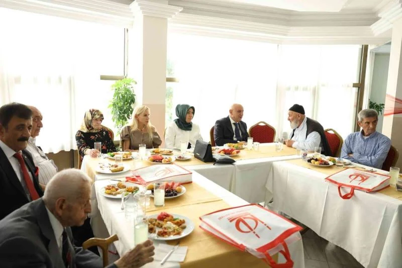 Başkan Altınok’tan huzurevine Kurban Bayramı ziyareti
