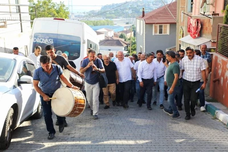 Dilovası’nda davullu zurnalı zam sevinci
