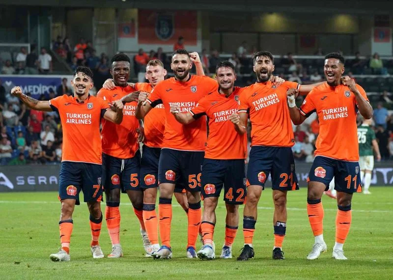 Başakşehir UEFA Konferans Ligi’nde turladı