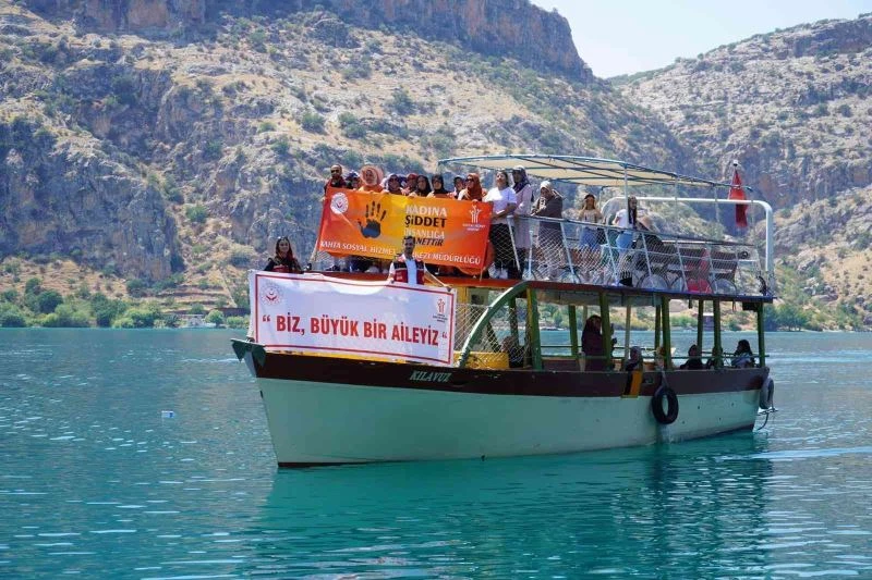 Kahtalı kadınlar tarihi alanları gezdi
