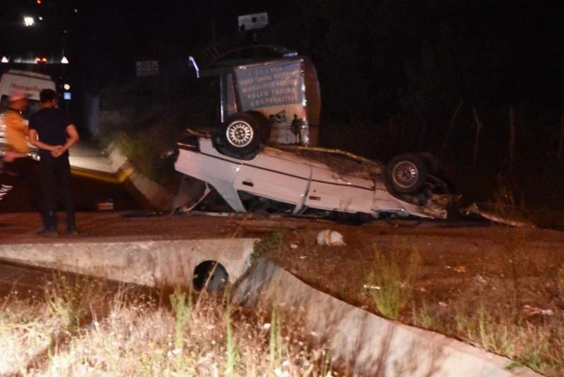 Sinop’ta kaza yapan araç kağıt gibi ezildi: 1 yaralı
