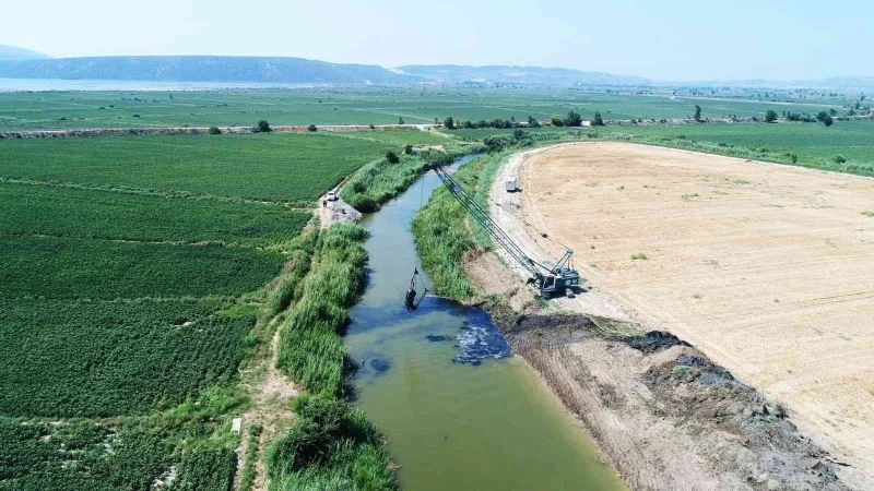 Azmak yatağında çalışmalar devam ediyor
