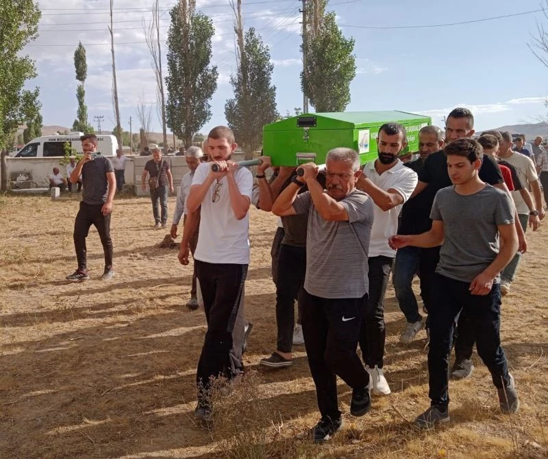 İHA Van Bölge Müdürü Akyüz’ün acı günü
