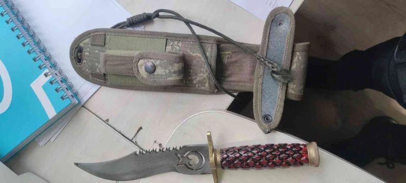 İstanbul’da kasatura ve sopalı dehşet kamerada: Ustaya saldırıp aküyü çaldı
