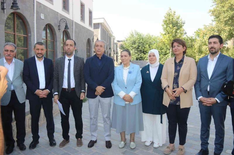 Evlat Nöbeti Çalıştayı Bildirgesi: “Dünyada ilk defa kadın hareketlerinden biri terörizme karşı direnç gösterdi ve başarılı oldu”
