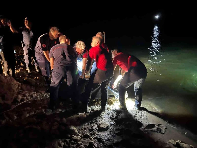 Antalya’da baraja giren 18 yaşındaki genç hayatını kaybetti

