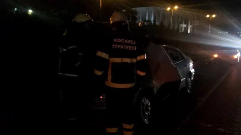 Tatil dönüşü evlerine giden ailenin otomobilinde yangın çıktı
