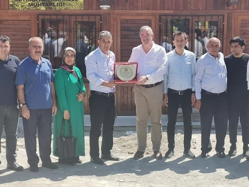 Muhtarlar Federasyonu’ndan Başkan Turanlı’ya plaket
