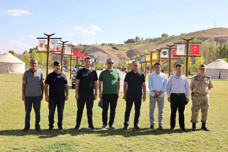 Vali Çağatay, 1071 etkinlikleri öncesi Ahlat’ta incelemelerde bulundu
