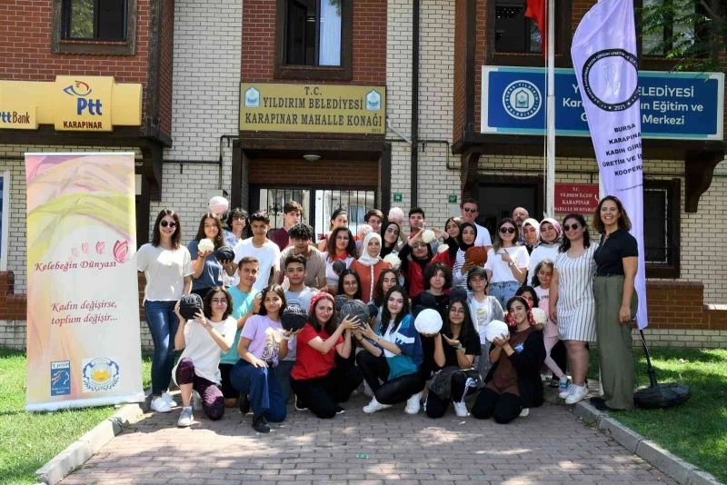 Yaz kampı öğrencilerinden ‘Kelebeğin dünyası’ projesine destek
