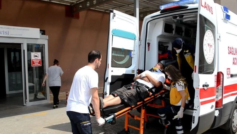 Çorlu’da kamyon kasasından düşen şoför yaralandı
