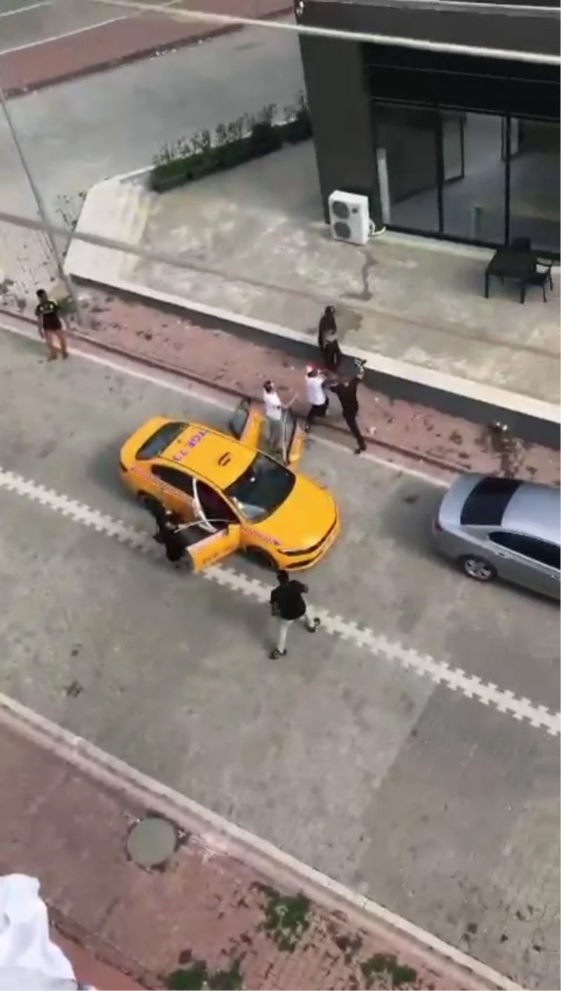 Esenyurt’ta sopalı, taşlı taksimetre kavgası
