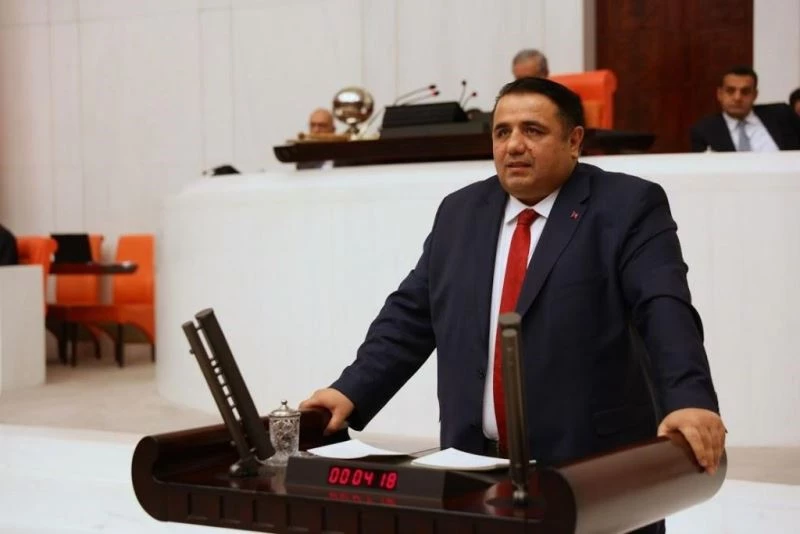 Milletvekili Kaya’dan şarkıcı Gülşen’e tepki: “Hadsizlik, olmayan boyunu aşmaktır”
