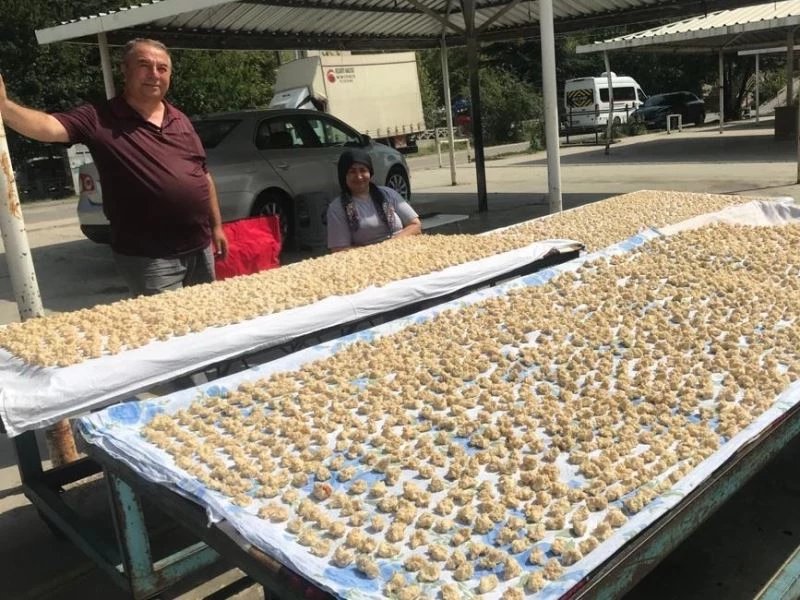  Kışlık tarhanalar pazar tezgâhlarını süslüyor
