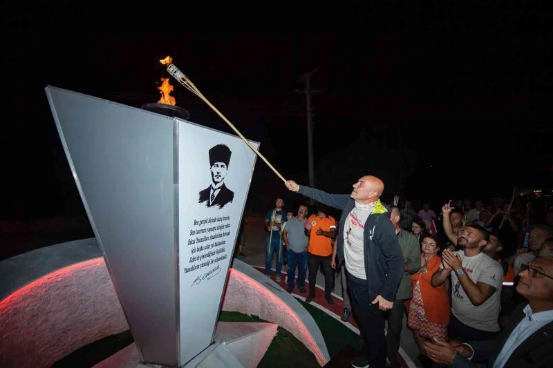 Zafer Yolu kafilesi Afyon’dan İzmir’e meşaleyle yola çıktı
