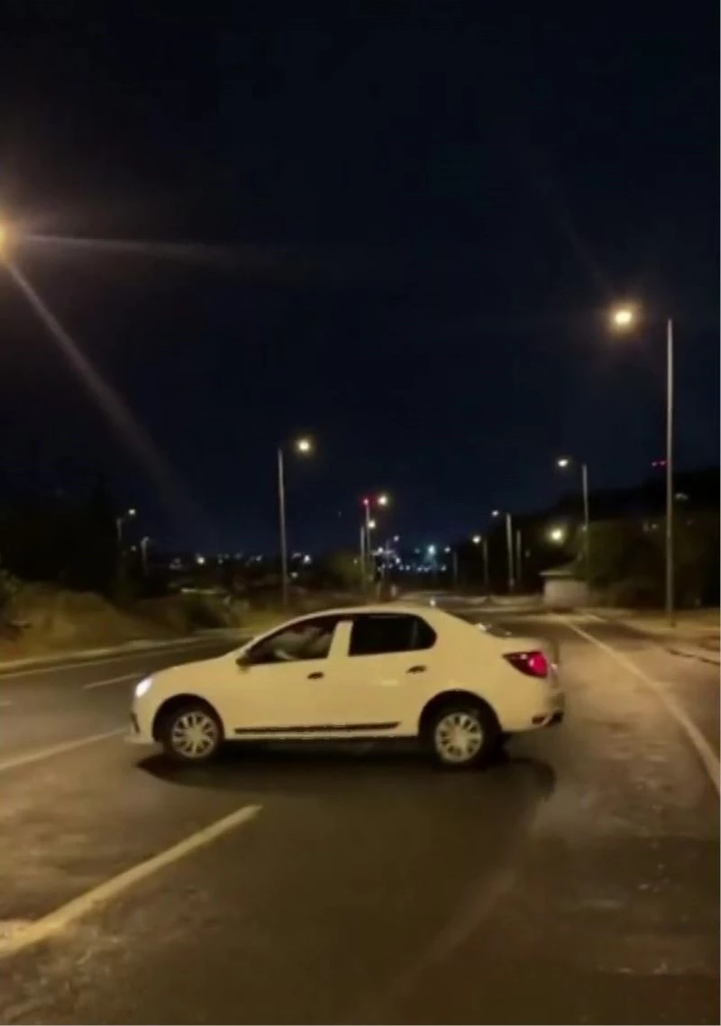 Pendik’te hem drift yaptı, hem de kayda alan arkadaşının üzerine otomobilini sürdü
