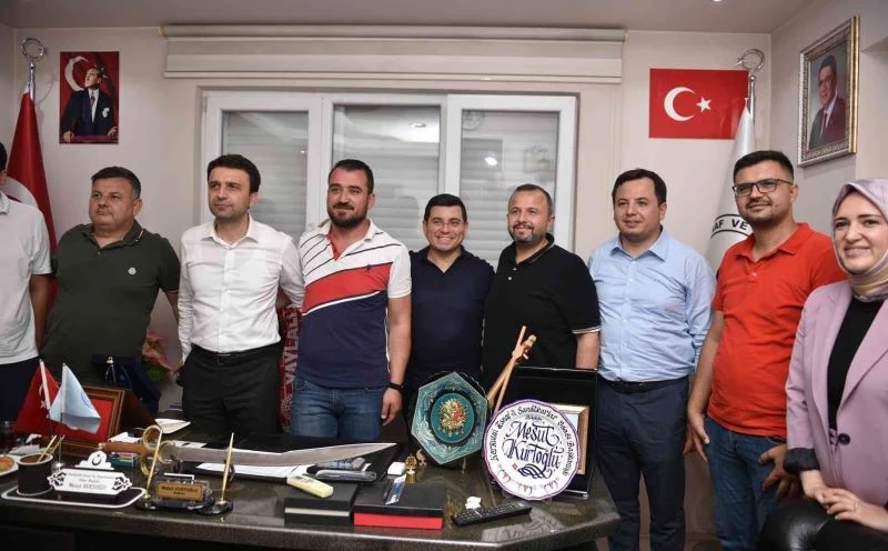 Tütüncü, Korkuteli aşure buluşmasına katıldı
