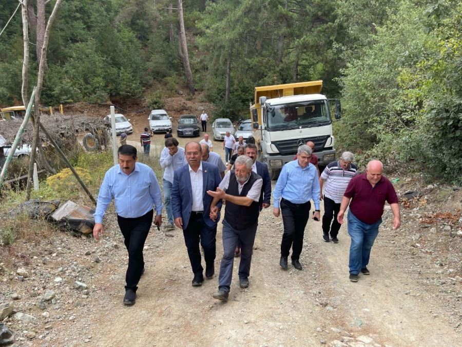 Mücahit Durmuşoğlu, Fenk Mahallesi’ni ziyaret etti