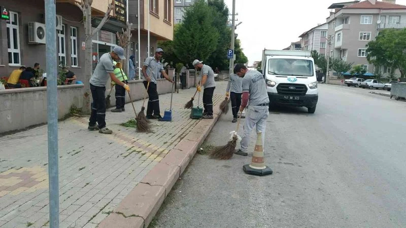 Cumhuriyet Mahallesi’nde mıntıka temizliği
