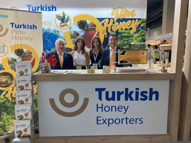 Arı gibi çalıştılar, 138 ülkeye Türk balını tanıttılar
