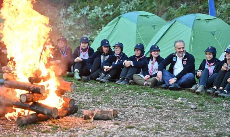 İzcilerin Uludağ eteklerinde kamp keyfi
