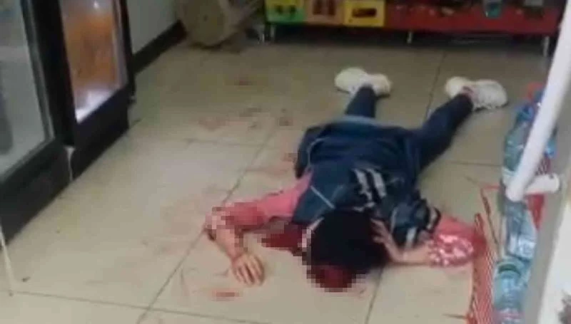 Güpegündüz cadde ortasında dehşeti yaşadılar
