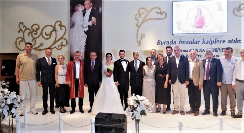 Siyaset ve iş dünyasını buluşturan düğün
