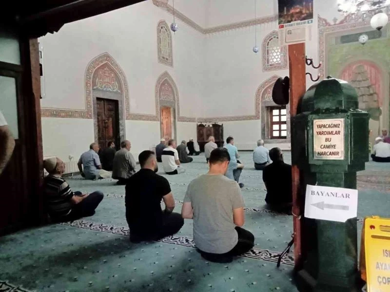 30 Ağustos Zafer Bayramı’nda tüm şehitler için Kur’an- Kerim hatmi ve duası
