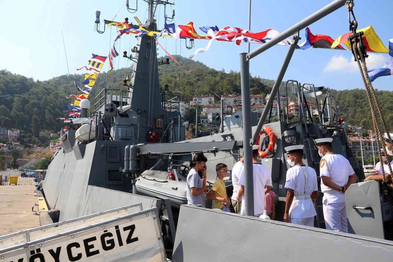 Askeri gemiler, Fethiye’de halkın ziyaretine açıldı

