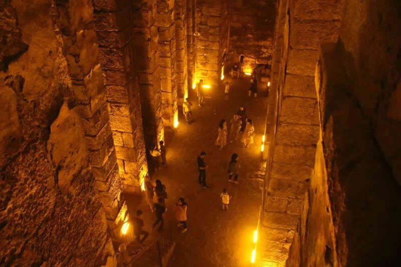 Ziyaretçiler Dara Zindanlarına hayran kaldı, içindeki pisliğe tepki gösterdi
