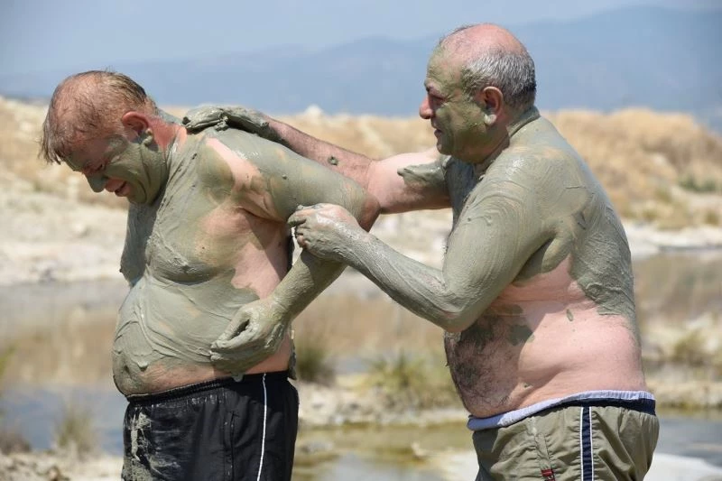 Timurlenk’in ordusuna şifa olan kaplıca ziyaretçi akınına uğruyor

