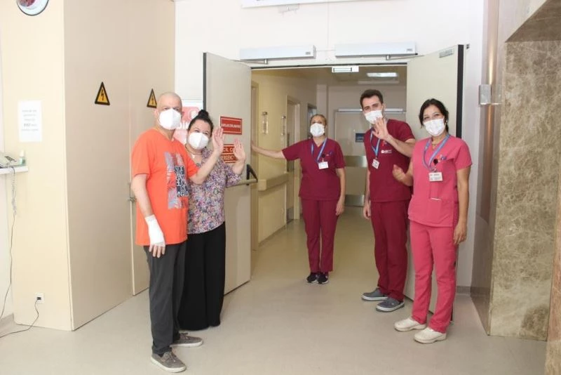 Nakil öncesi hastanede dünya evine giren lösemi hastası taburcu oldu
