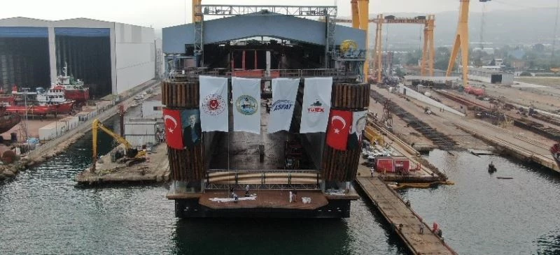 Yalova’da kendi sınıfında dünyada tek denizaltı havuzu denize indirildi
