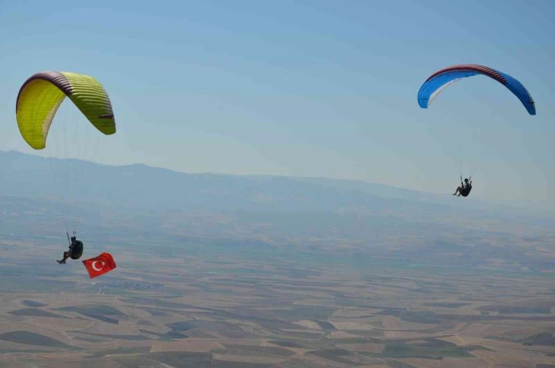 Yamaç paraşütçülerinin yeni gözdesi: Asma Tepesi
