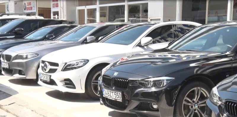 İkinci el otomobil piyasası gerçek alıcılara kaldı
