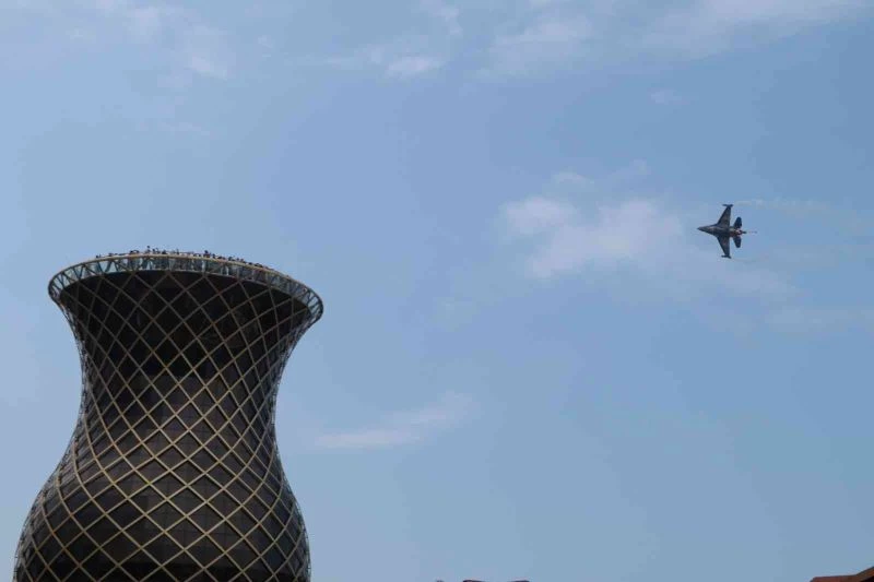 Gökyüzünün yıldızları Rize semalarında uçtu
