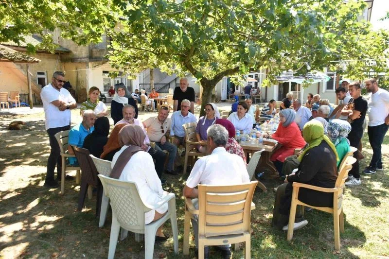 AK Parti heyeti Akçakoca’da vatandaşı dinledi
