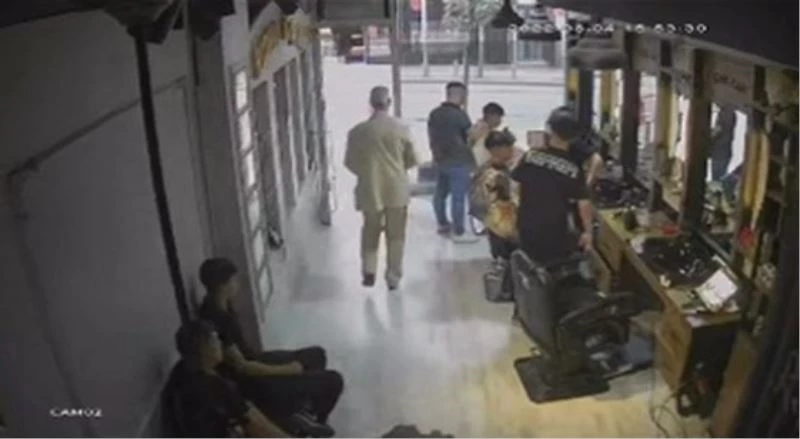 Güngören’de yolun karşısında geçen yaşlı adama otomobil çarptı
