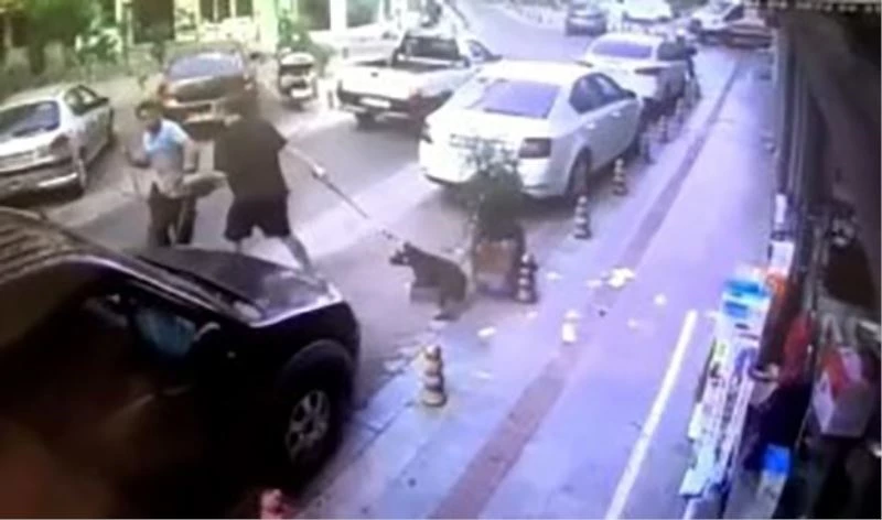 Kadıköy’de toz yumruğu: Sokak ortasında darp etti
