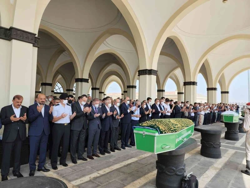 Topçuoğlu ve Özil ailesinin acı günü
