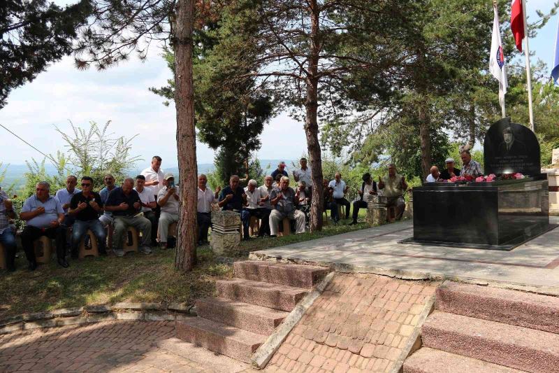 Şemsi Denizer, vefatının 23’üncü yıldönümünde mezarı başında anıldı
