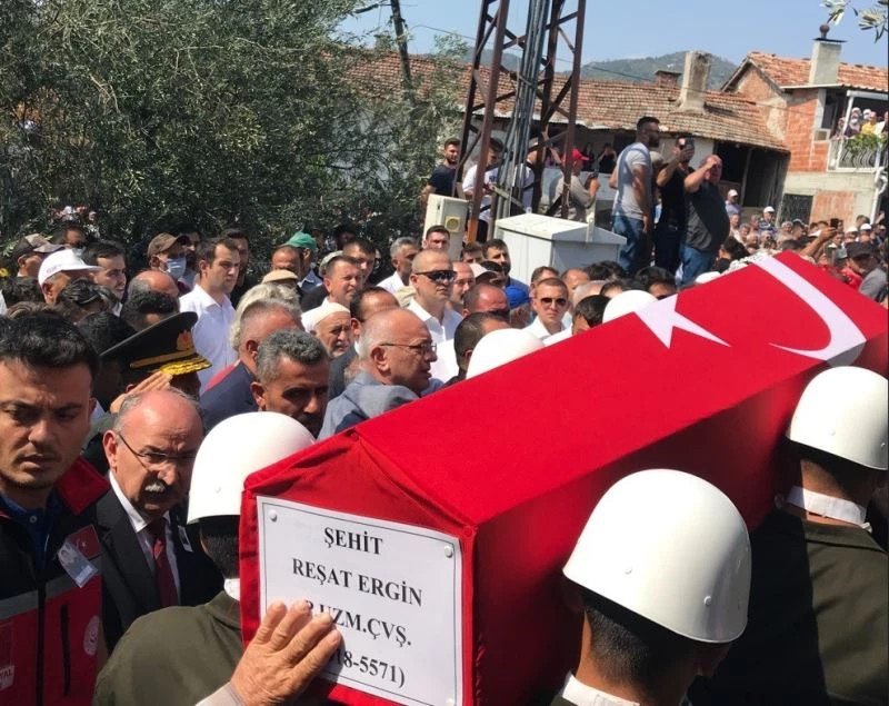 Manisalı şehit Reşat Ergin, gözyaşlarıyla son yolculuğuna uğurladı
