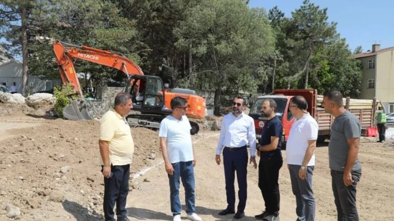 Başkan Şerifoğulları kentte devam eden çalışmaları inceledi
