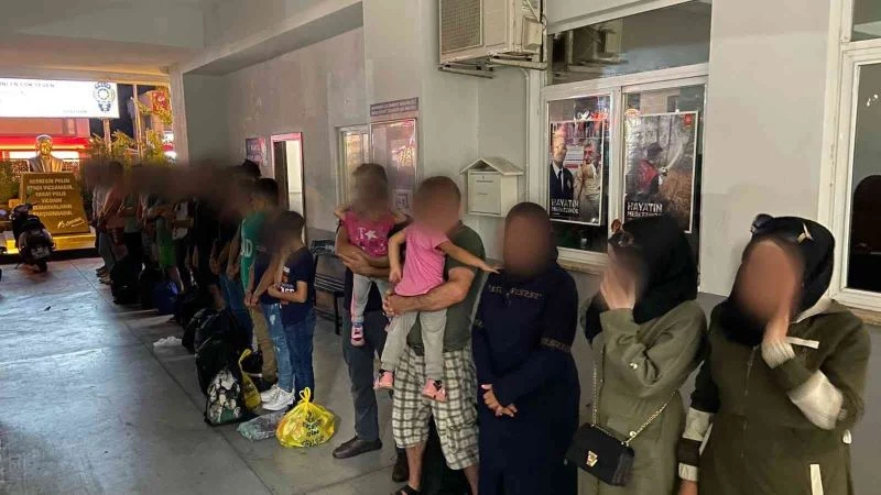 Avrupa’ya geldikleri hayaliyle indiler, polise yakalandılar
